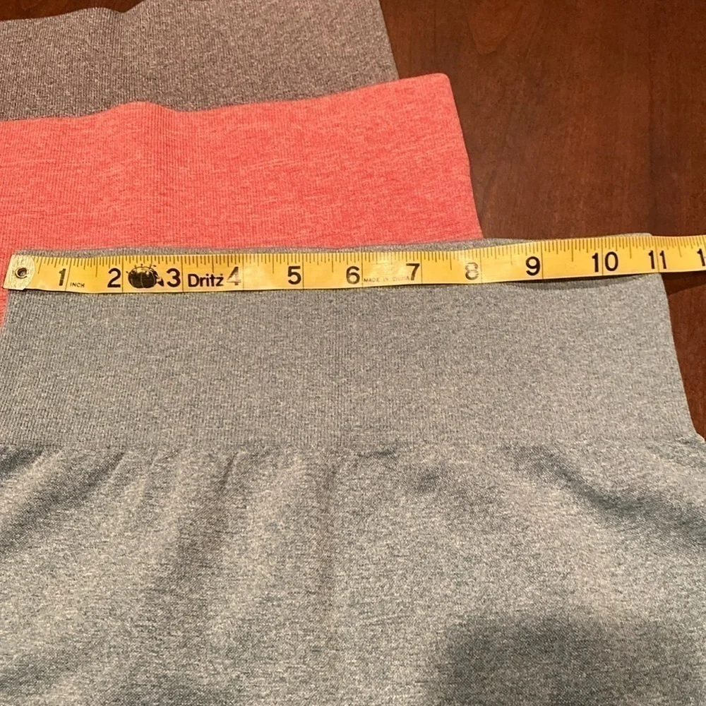 3 pack seemless high waist yoga shorts size Small in gray, green, and red